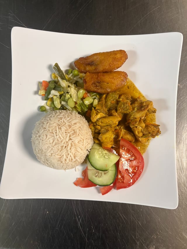 Curry chicken small.