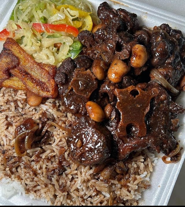 Oxtail combo option mix meat.